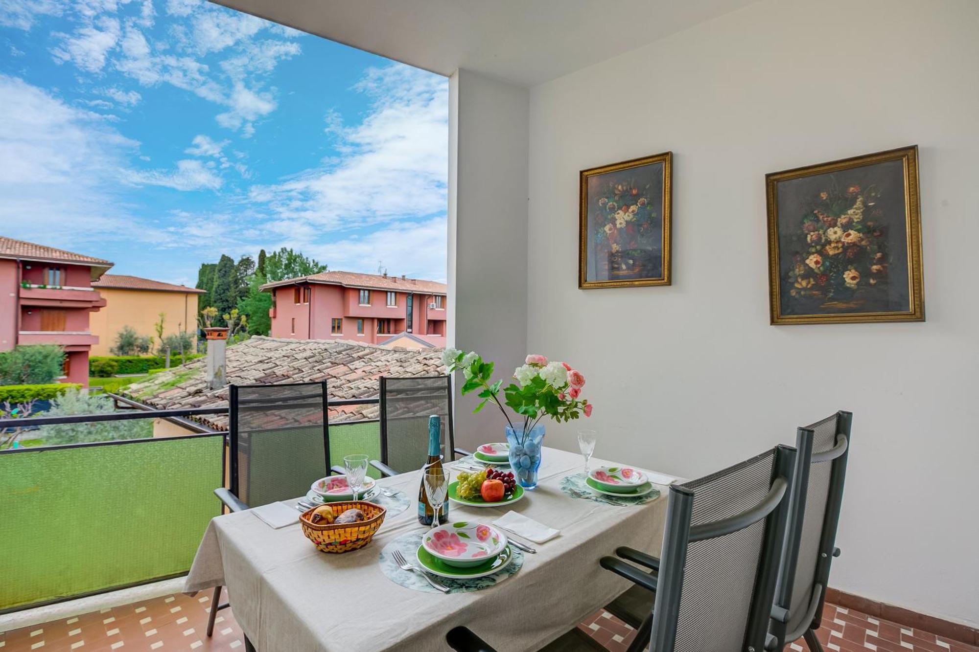 Casa Milly - Happy Rentals Ντεζεντσάνο ντελ Γκάρντα Εξωτερικό φωτογραφία